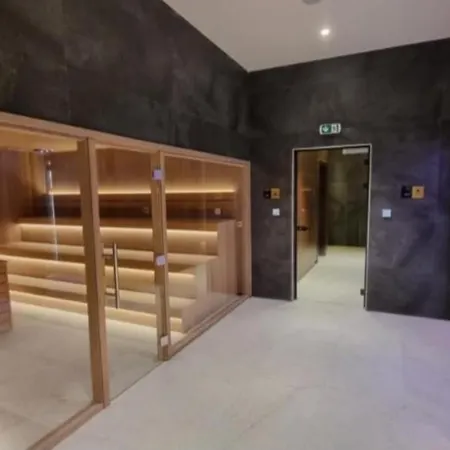 Woodside - Luxury & *