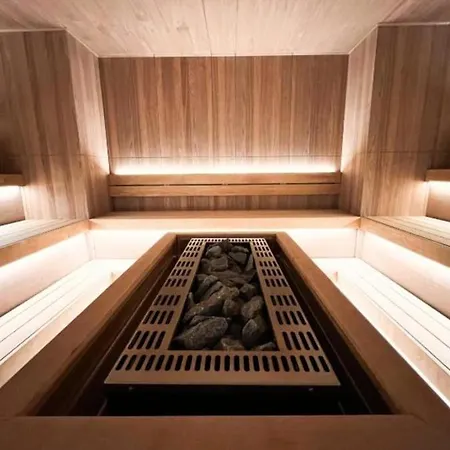 Woodside - Luxury & *